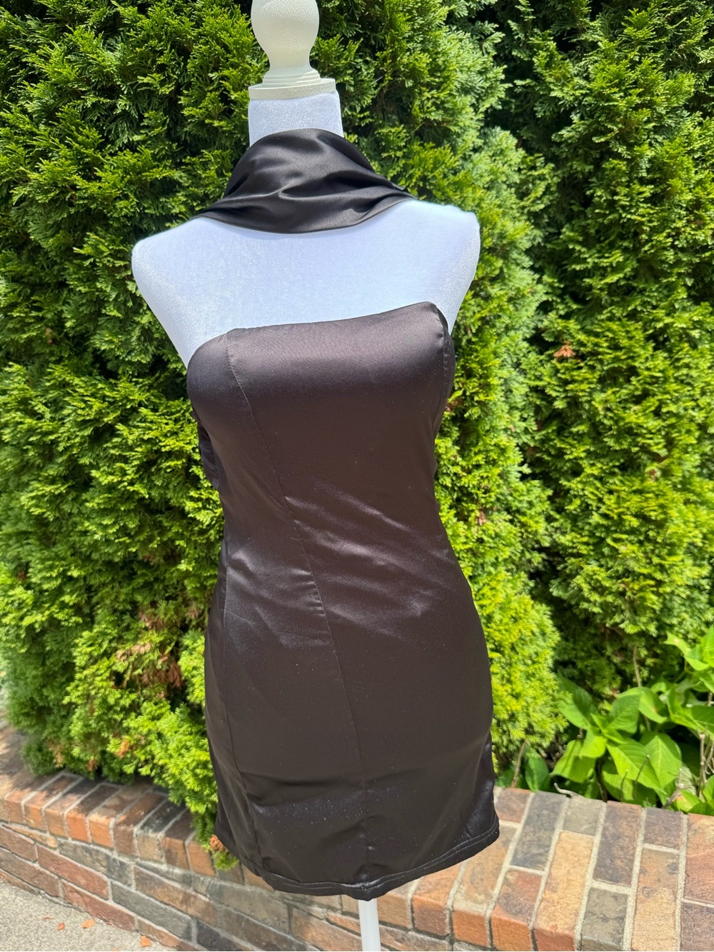 SHEIN Black Strapless Mini Dress with Satin Neck Scarf